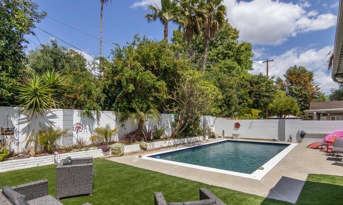 Winnetka Casa | Amazing Private house with POOL& 3 bedrooms in the heart of LA