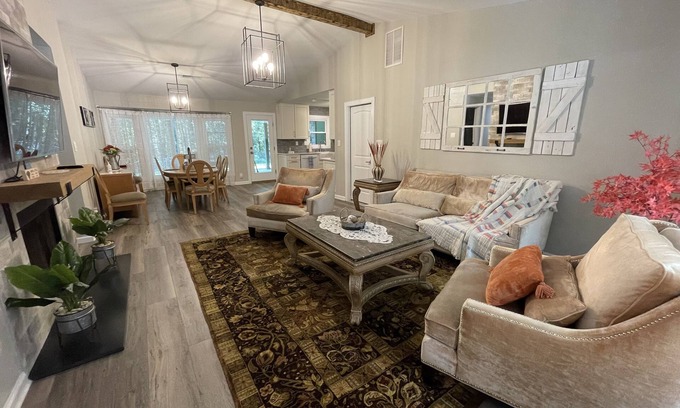 Lawrenceville Casa | Amazing renovated family home for a perfect stay!🥰