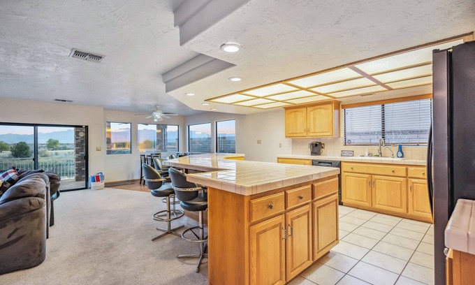 Bullhead City Casa | Amazing Riverfront home with dock, boat ramp, fire pit on the Colorado river.