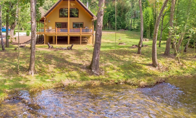Franklin Casa | Hermosa casa nueva en el río Cullasaja