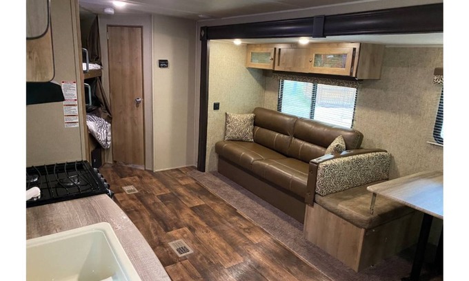 Layton Casa | Amazing RV with bunks and enclosed Master