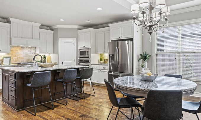 Bixby Casa | Amazing Safe, Private and spacious Home! Relaxing and stylish!