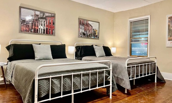 South Hills Casa | *Amazing* Sleeps 19 w/ 14 beds @ Downtown Location