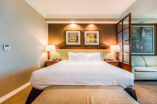 Las Vegas Casa | Amazing Studio No resort Fee Free Parking Strip View MGM 4607