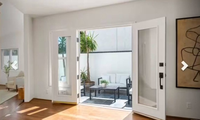Playa Del Rey Casa | Amazing unique floor plan! Large House with Huge Chef Kitchen. 4 Living Rooms.