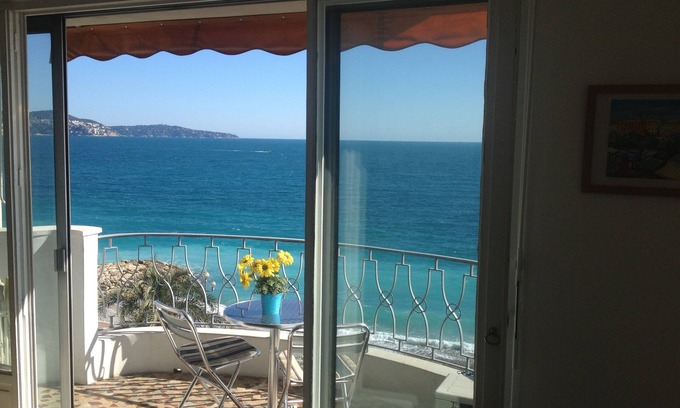Fabron Apartamento | AMAZING VIEW! 30 Seconds to Beach! A/C,WIFI,Phone,TV, Balcony