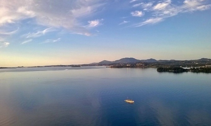 Pirgi Villa | Vista increíble, domina la bahía de Ipsos y varias otras bahías a la ciudad de Corfú.