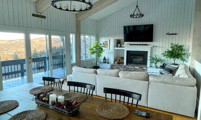 Campton Casa | Amazing View Retreat Home