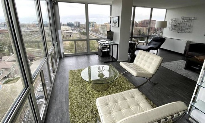 Cherry Creek Condominio | Amazing Views 2-bedroom condo in Denver's Cherry Creek North area