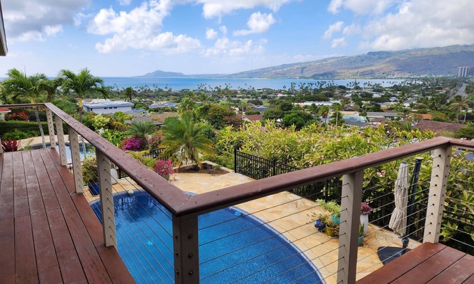 Portlock Casa | Amazing views! Exclusive & peaceful Hawaii Kai. Walk to ocean & hikes, Pool, AC,