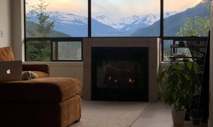 Whistler Creekside Apartamento | Amazing Views, Hot tub & Slopeside