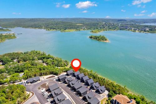 Hollister Cabina | Amazing Views of Table Rock, Pvt Hot Tub, Theatre Room, Free Daily Tickets to Branson Attractions!