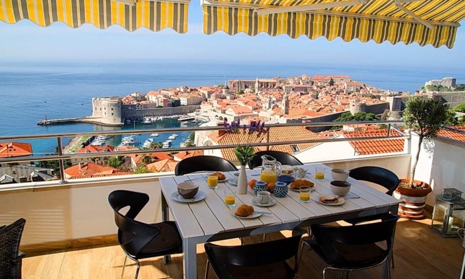 Ploce Apartamento | Impresionantes vistas sobre el casco antiguo y el mar Adriático! Jacuzzi al aire libre