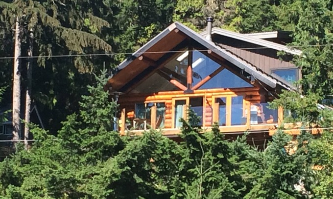 Whistler Chalet De Esquí | Vistas increíbles, frente al mar, cabaña de lujo cerca de pistas 3 dormitorios, 2 baños