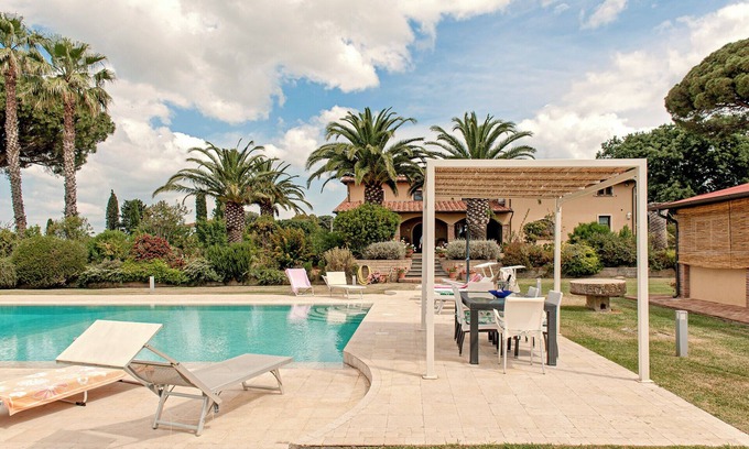 Cecina Villa | Increíble villa en el corazón de la Toscana