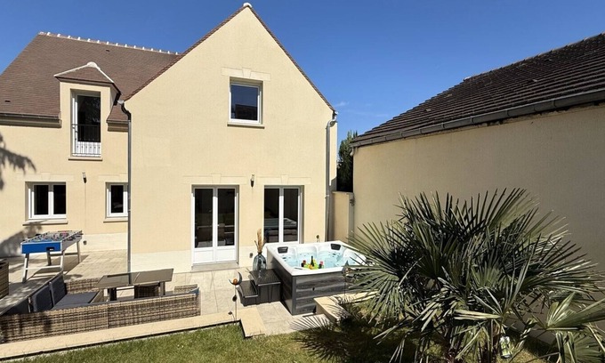 La Victoire - Les Marechaux Casa | Amazing Villa with SPA Compiegne 12 People, 6 bedrooms 6 bathrooms 30min Asterix