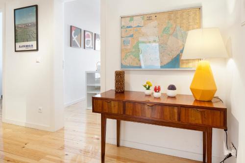 Sao Bento Apartamento | Amazing Vintage Flat with shared Garden in Principe Real Lisbon