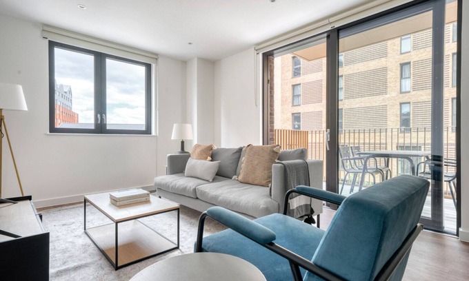 William Morris Apartamento | Amazing Walthamstow 2BR w/ Gym, Lounge & Concierge nr Tube, by Blueground