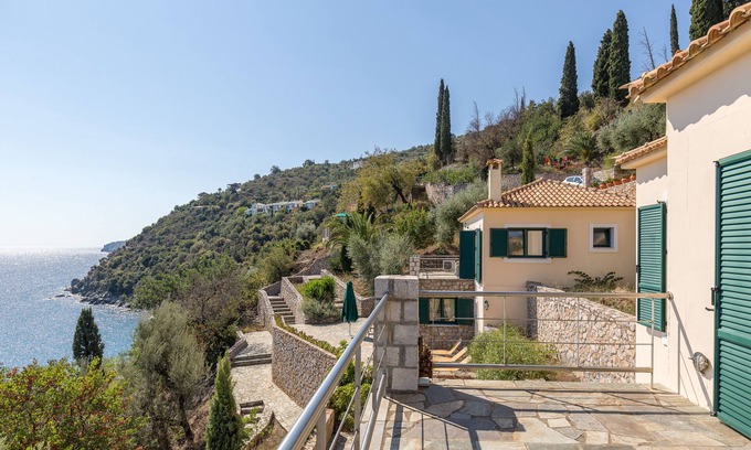 Livadi Villa | Leonardo da Vinci villa no. 4 increíbles vistas al mar Egeo