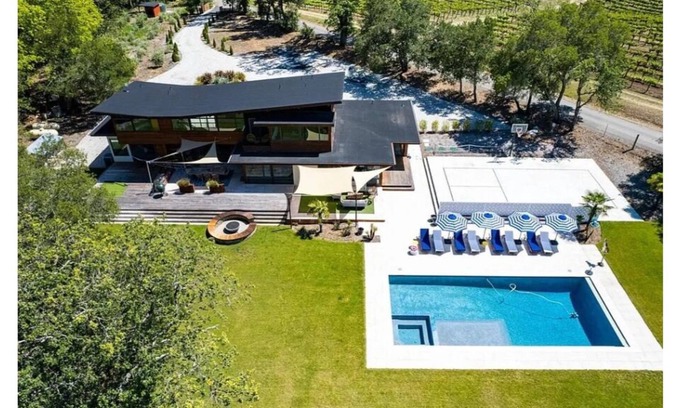 Geyserville Casa | Amazing Wine Country Estate- Your Private Resort!