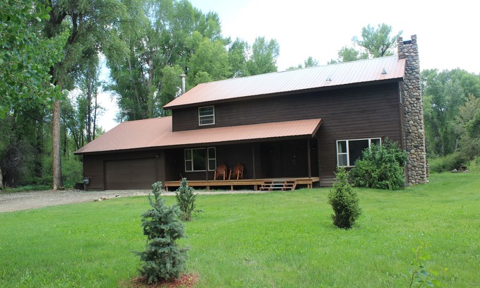 Gunnison Casa | Amazingly serene private river front house awaits!