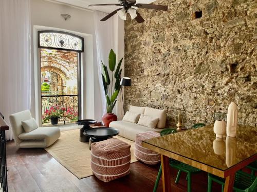 Casco Viejo Apartamento | AmazINN Places Casco Viejo relaxing Views and Sound of the Sea