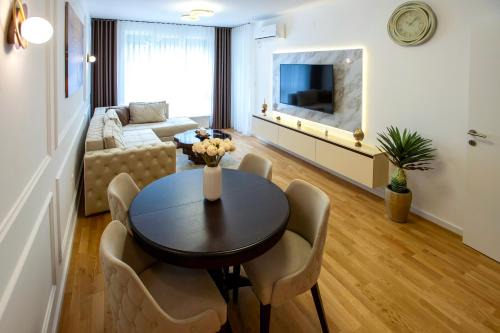 Nis Apartamento | Amazon Royale Apartment