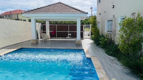 Residencial ROMANA Apartamento | Ambar Luxurious Condo At Caleta