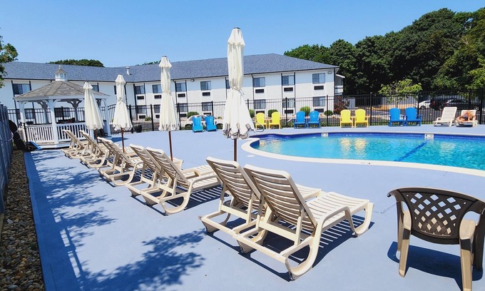 South Yarmouth Hotel | Ambassador Inn & Suites