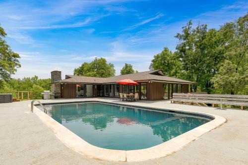 New Market Casa | Amber Escape by AvantStay 3 Unique Spaces Pool
