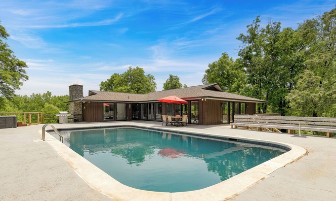 New Market Casa | Amber Escape by AvantStay | 3 Unique Spaces + Pool