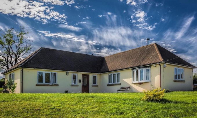 Alfreton Apartamento | Amber Lodge with private hot tub