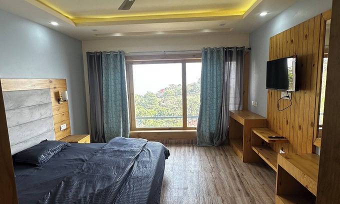 The Mall Road Apartamento | Ambika home stay where you find peace