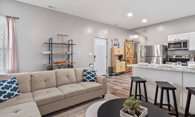 New Albany Casa | Amble: Brand New & Near Downtown!