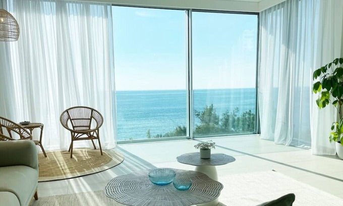 Aamchit Chalet De Esquí | Amchit Bay Luxury Beachfront Oasis
