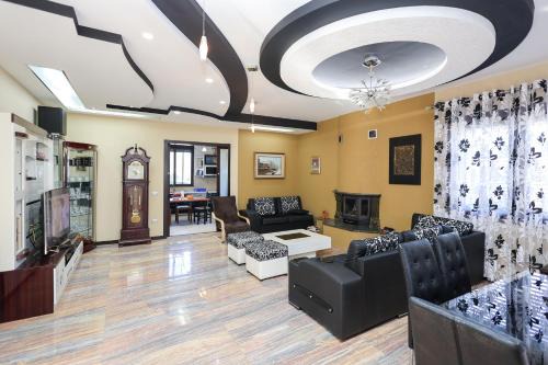 Berat Casa | Amelia Heritage House - by DelMar