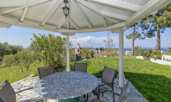 Pefkochori Villa | Amelias Villa