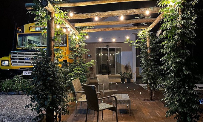Capinzal Cabina | American Bus Glamping