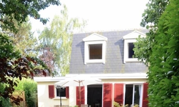 Lesigny Casa | Casa AMERICANA a 20 minutos de Disneyland con piscina.