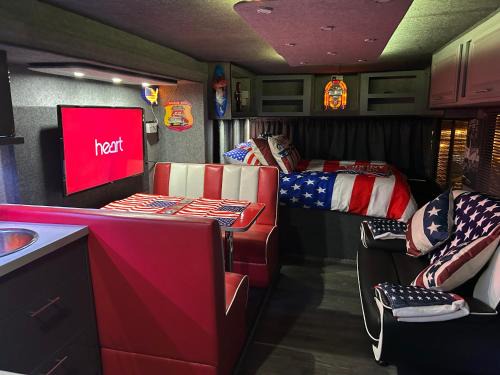 Saint Asaph Otro | American rv glamping with hot tub