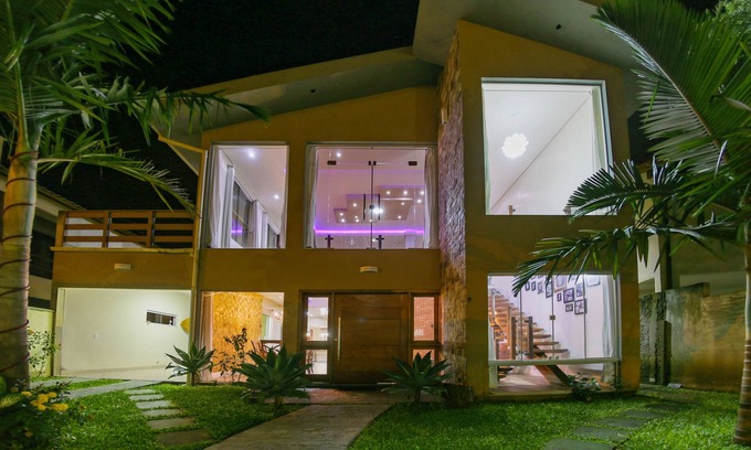 Barra de Ibiraquera Casa | American Style House