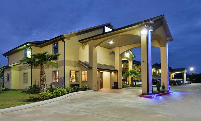 Lake Charles Hotel | Americas Best Value Inn & Suites Lake Charles at I-210 Exit 11