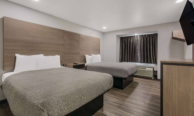 Lake Charles Hotel | Americas Best Value Inn & Suites Lake Charles at I-210 Exit 5