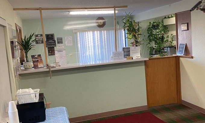 Champaign Hotel | Americas Best Value Inn Champaign
