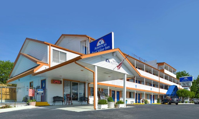 Branson Theater District Hotel | Americas Best Value Inn & Suites Branson - Near the Strip