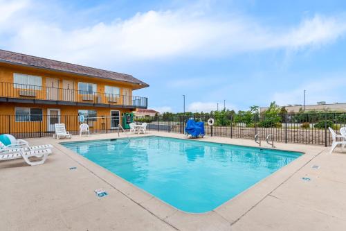 Stillwater Hotel | Americas Best Value Inn Stillwater
