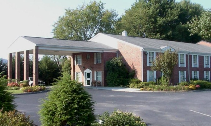 Elizabethton Hotel | Americourt Hotel