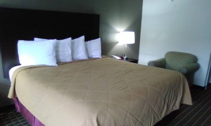 Helen Hotel | Ameriview Inn and Suites