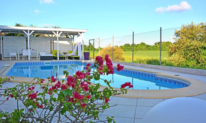 Le Robert Villa | cómoda villa de amatista, sal 9x4m piscina privada, cerca de las playas