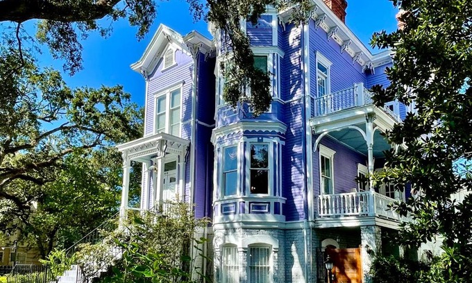 Historic Downtown Savannah Cama Y Desayuno | Amethyst Garden